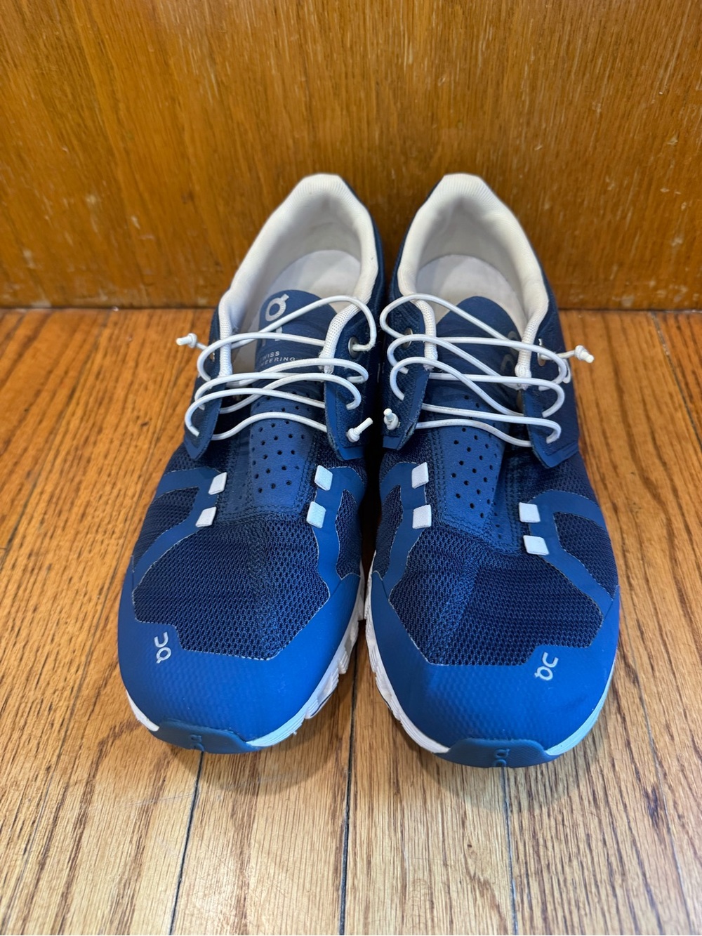 Women’s On Clouds Athletic Shoes in Navy and White Size 10.5 - Picture 3 of 6